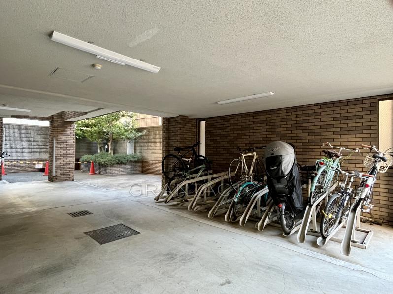 Place for storing bicycles