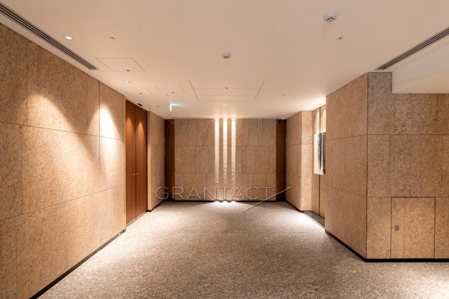 Elevator hall