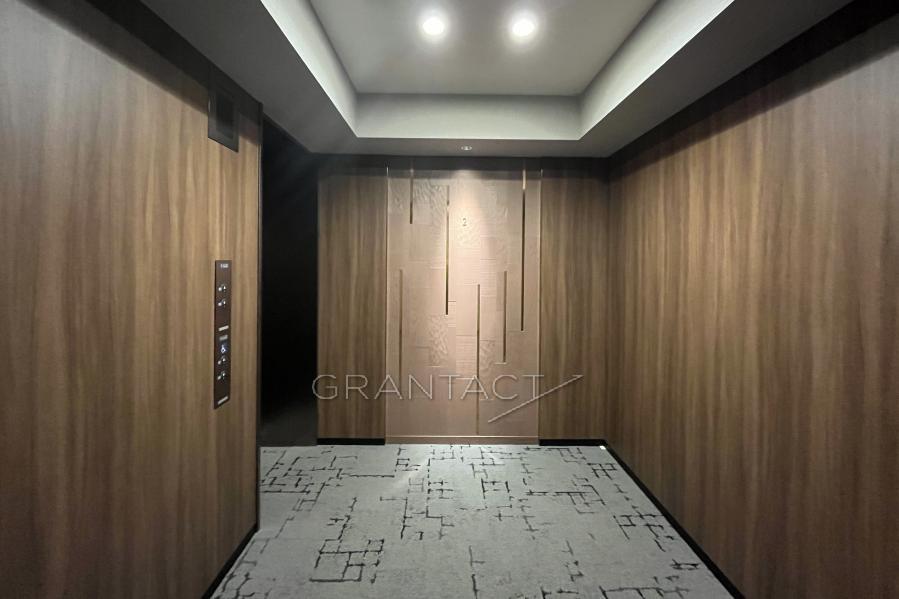 Elevator hall