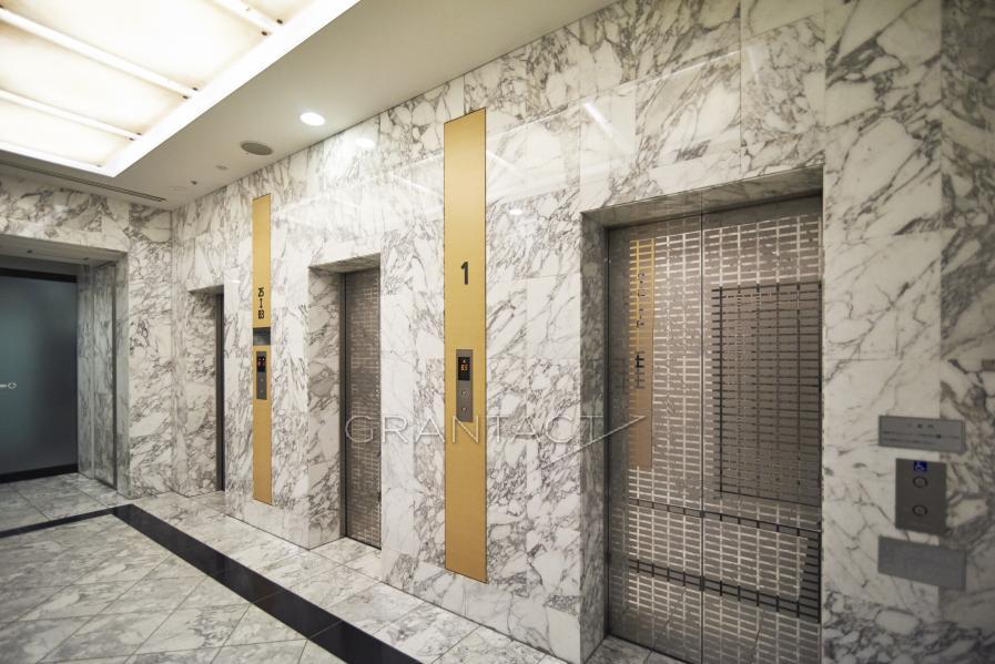 Elevator hall