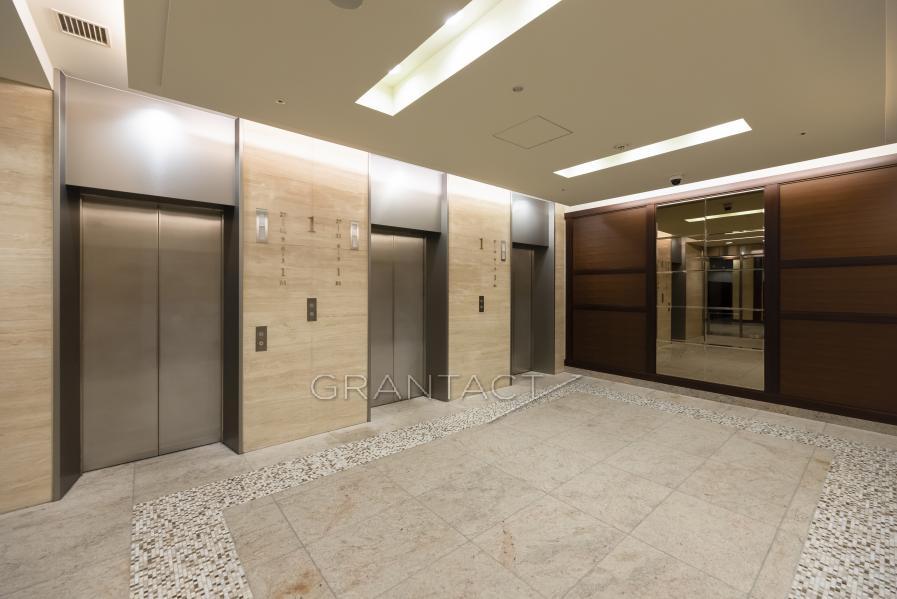 Elevator hall