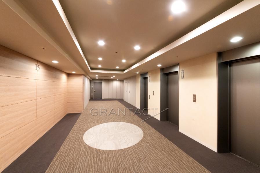 Elevator hall