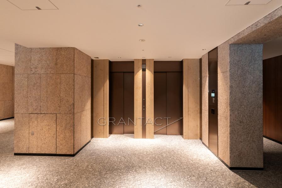 Elevator hall