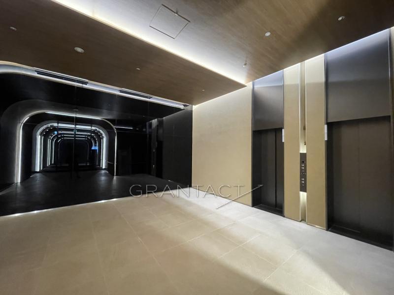 Elevator hall２F