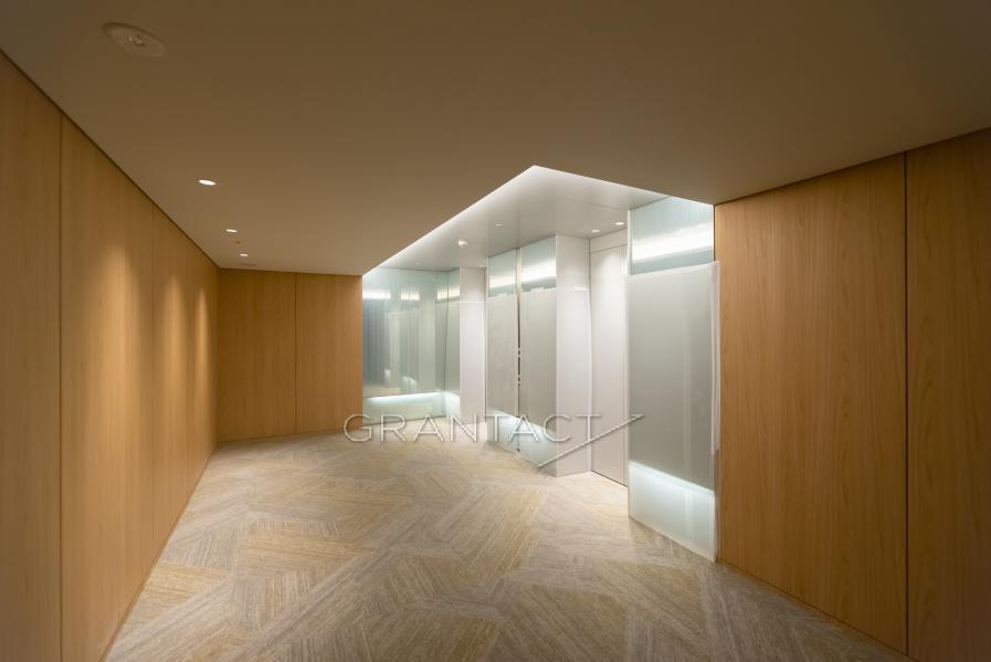 Elevator hall